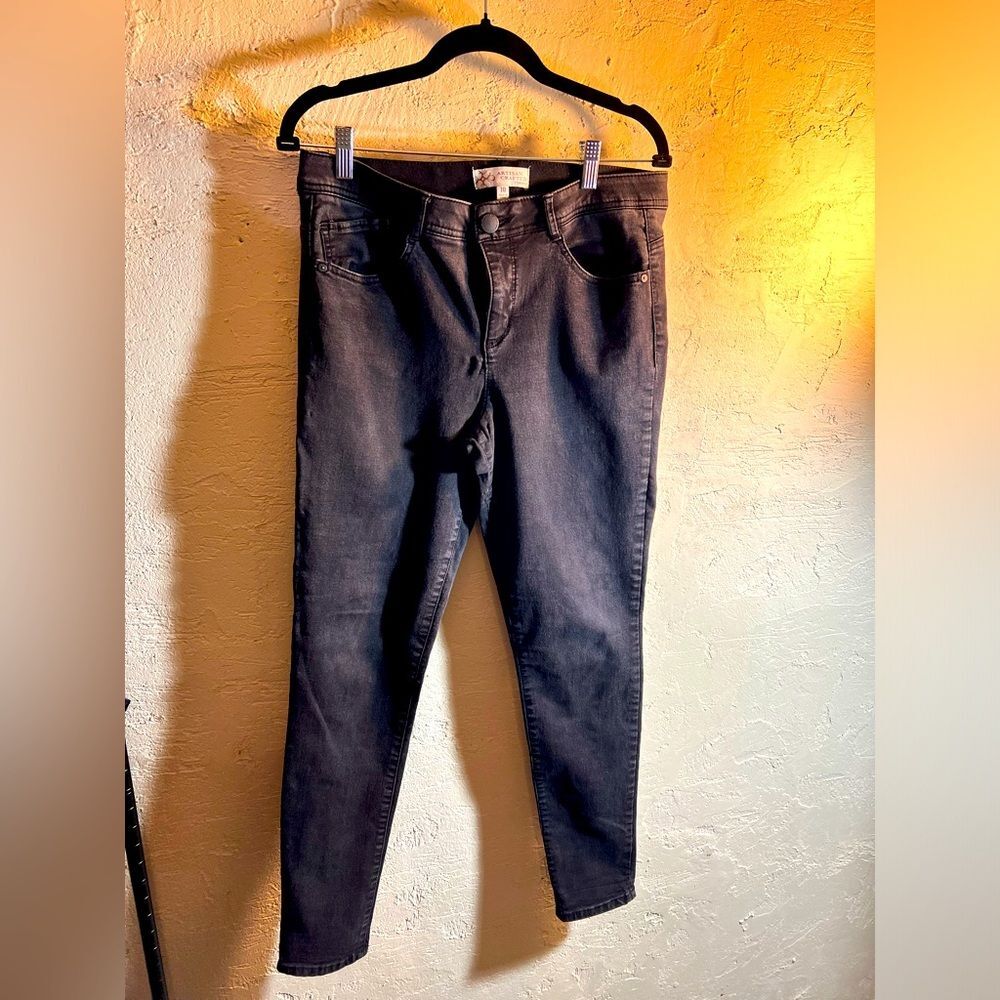 Democracy Jeans denim black sz 10. High waist straight leg quality denim stretch
